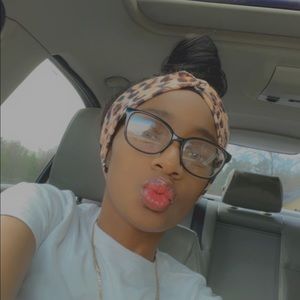 Meet your Posher, Tamia